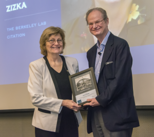 Director Alivisatos presents the Berkeley Lab Citation to Eleanor Blakely Zizka.
